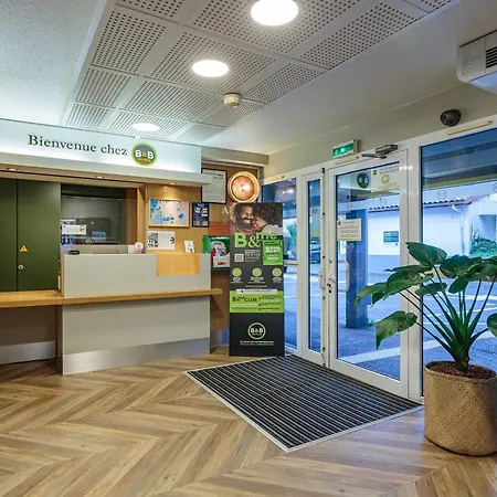 B&B Hotel Bayonne מלון